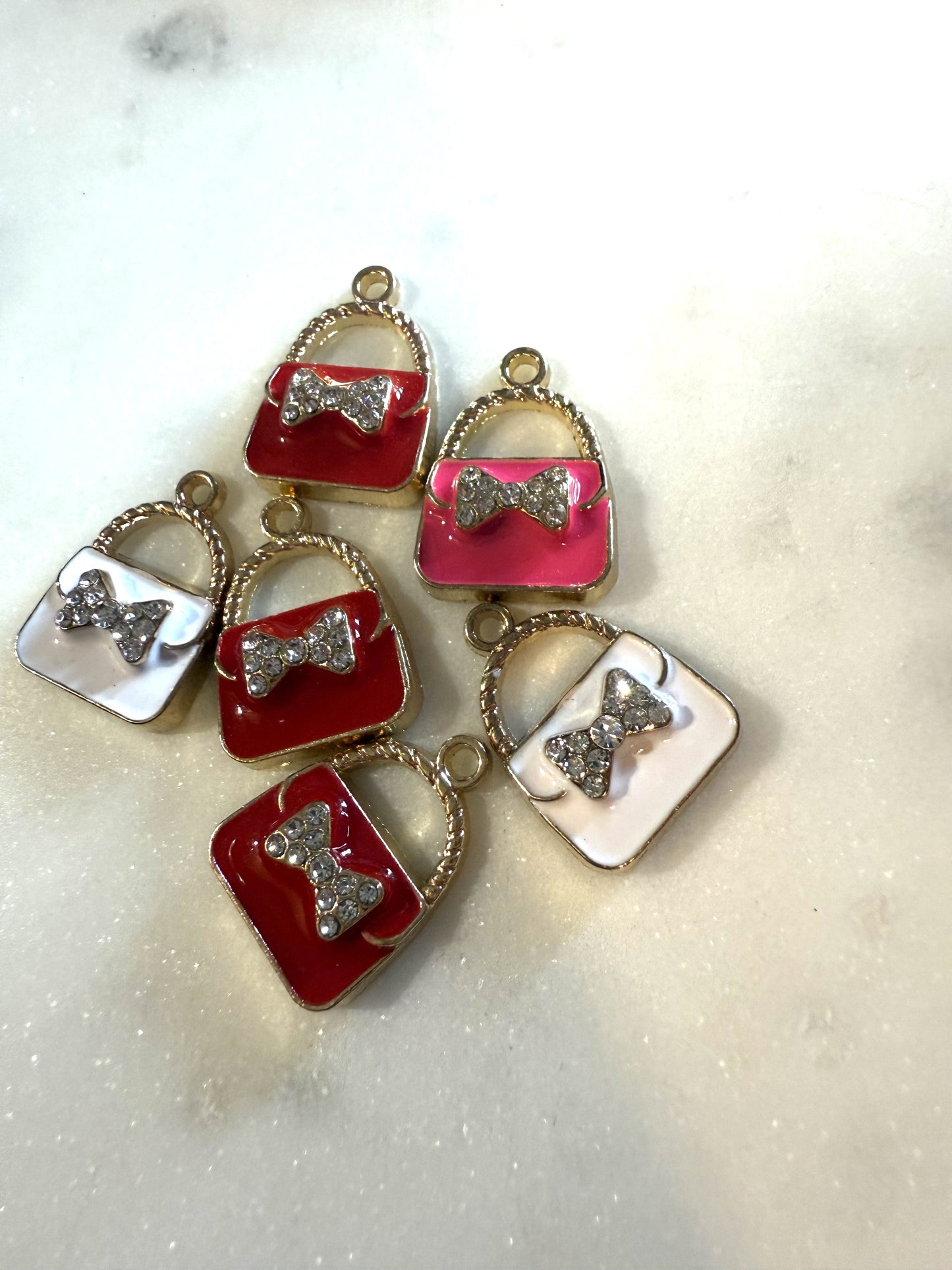 Handtas Nr105a rood, 105b wit, 105c roze