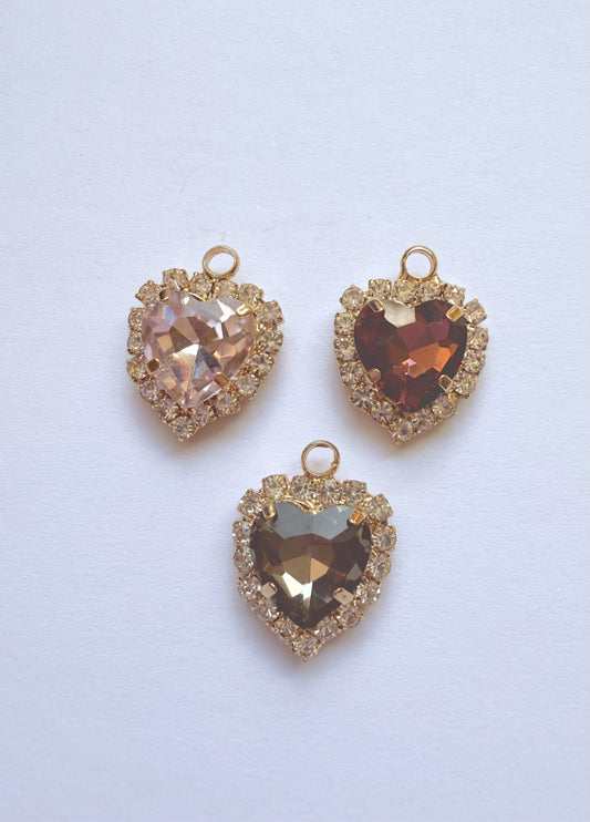 hart met stenen Nr 132a roze, b grijs, c bruin/rood