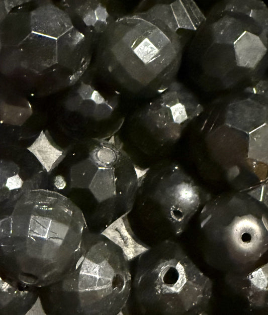 zwarte kunststof kralen