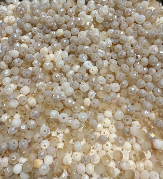 Beige facet kralen