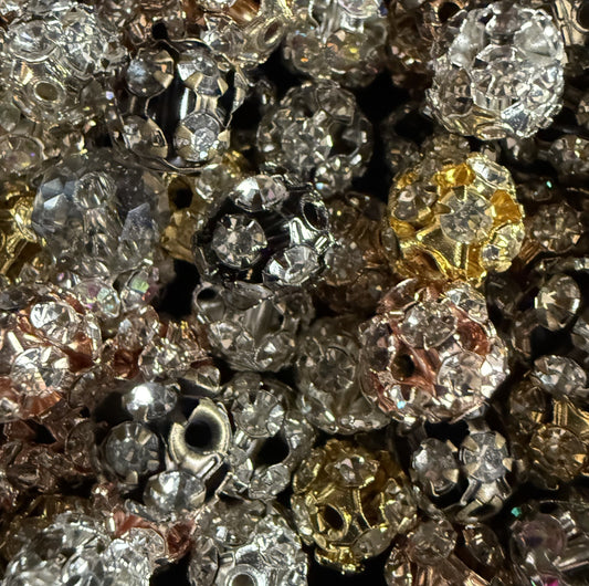 mix metalen kralen, zwart/goud/rozé/zilver met steentjes