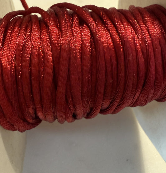 Satijnkoord rood ( prijs is per meter )