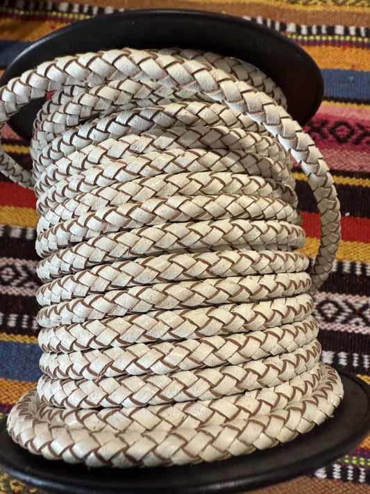 Gevlochten Leer Beige/wit ( prijs is per meter )