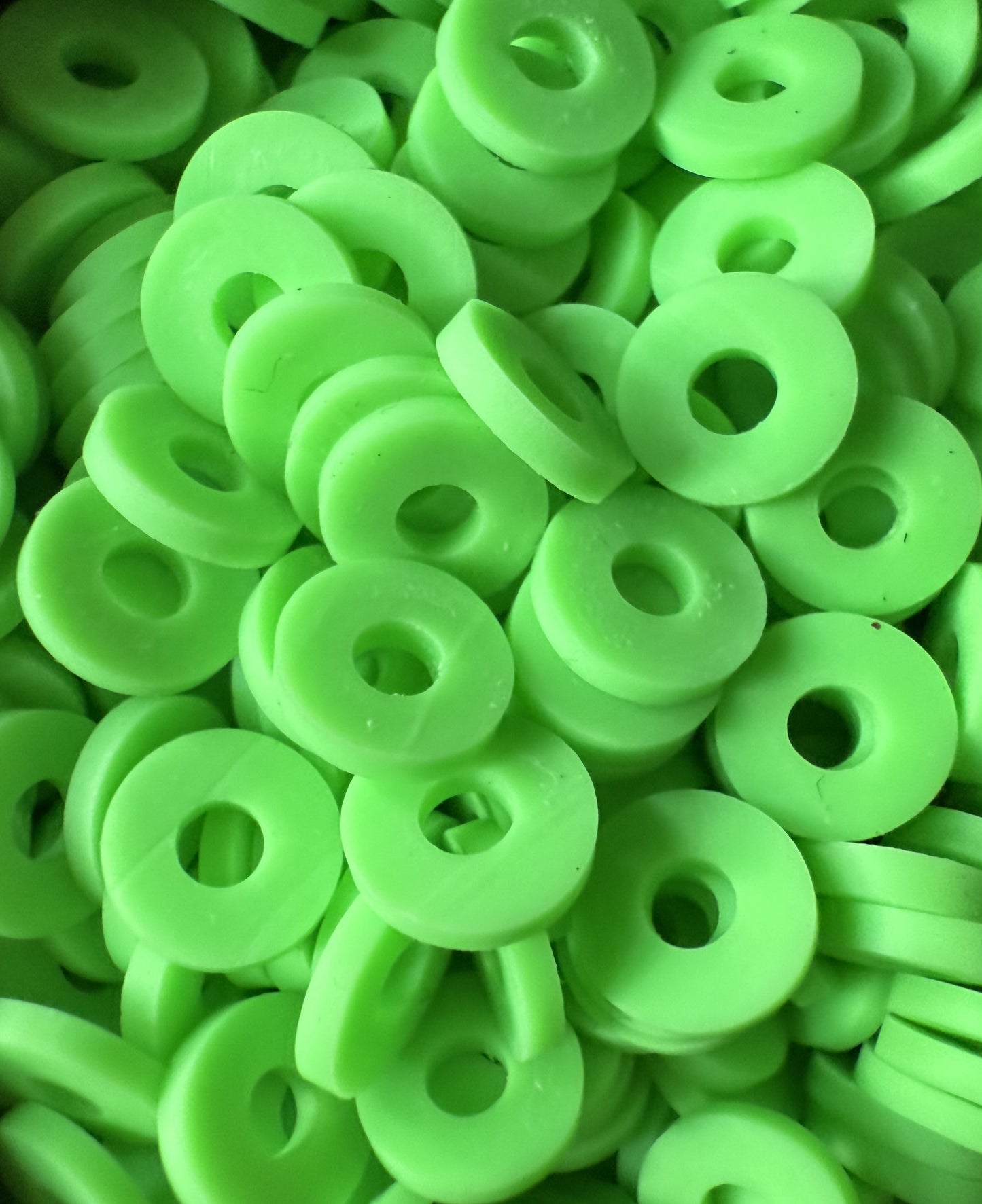 groene polymeer schijfjes